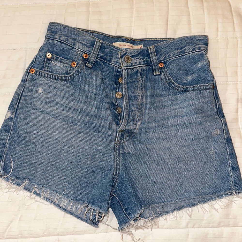 Levi’s Ribcage Shorts